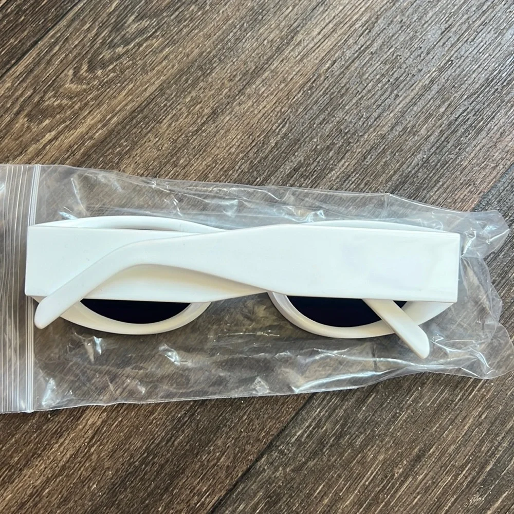 THIERRY LASRY lens height can